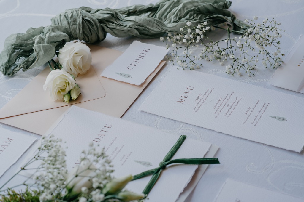 Natürliche Hochzeitspapeterie