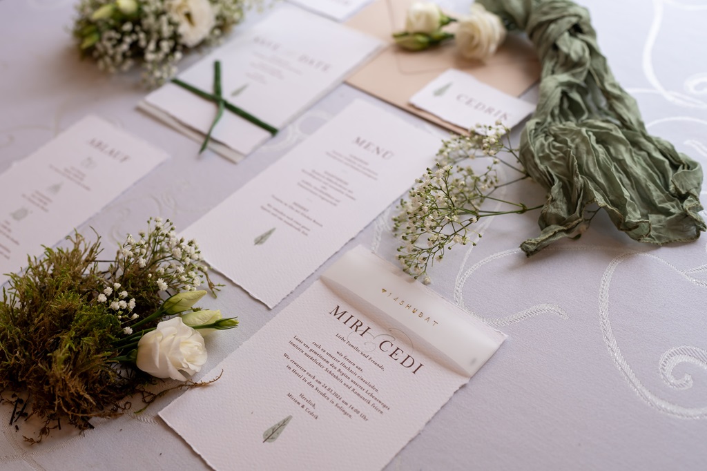 Hochzeitspapeterie auf Büttenpapier